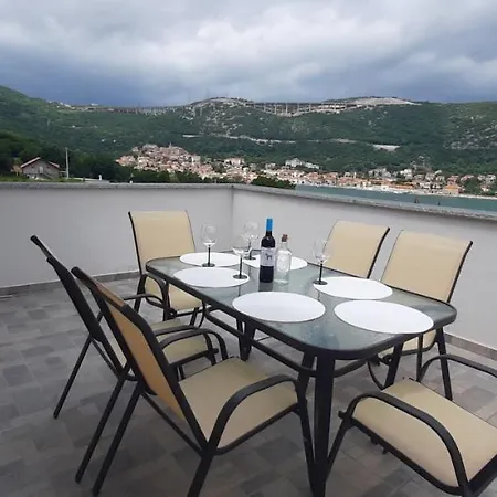 Apartment Petar I Luka